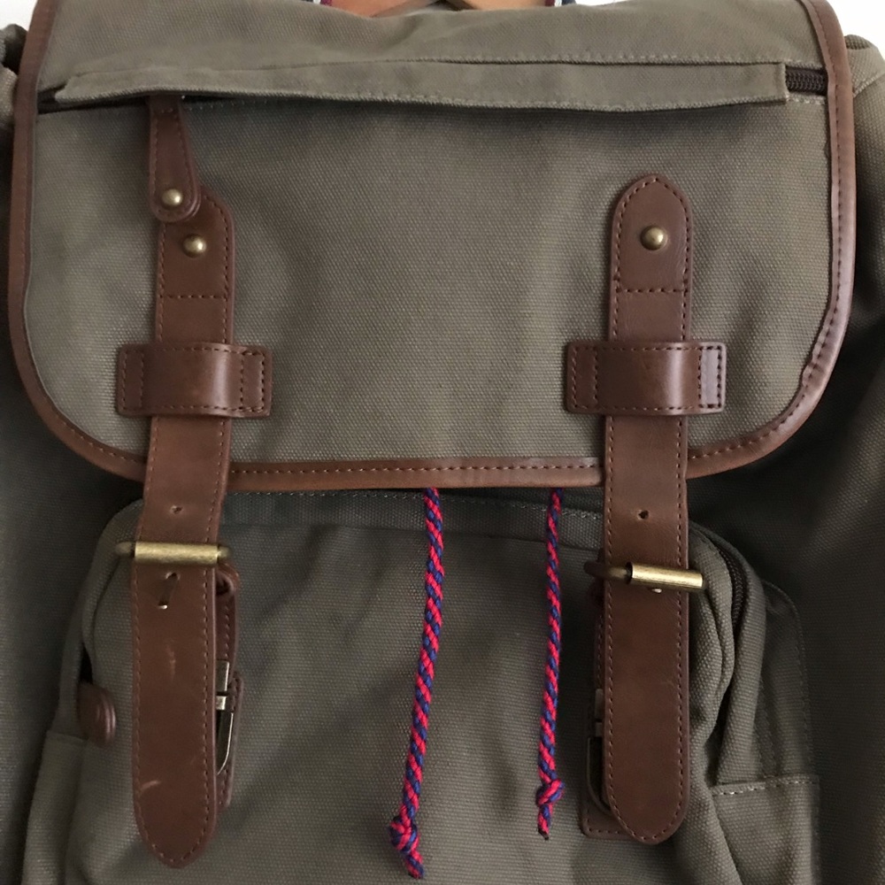 AVi-8 Backpack - Picture 2 of 8